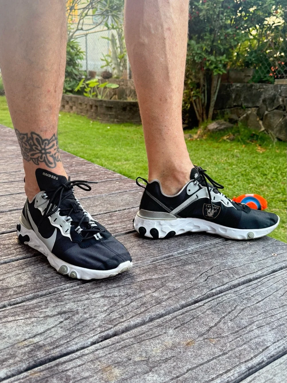 Nike React Element 55 Raiders Black White Men’s Size 12.5 Athletic Sneakers